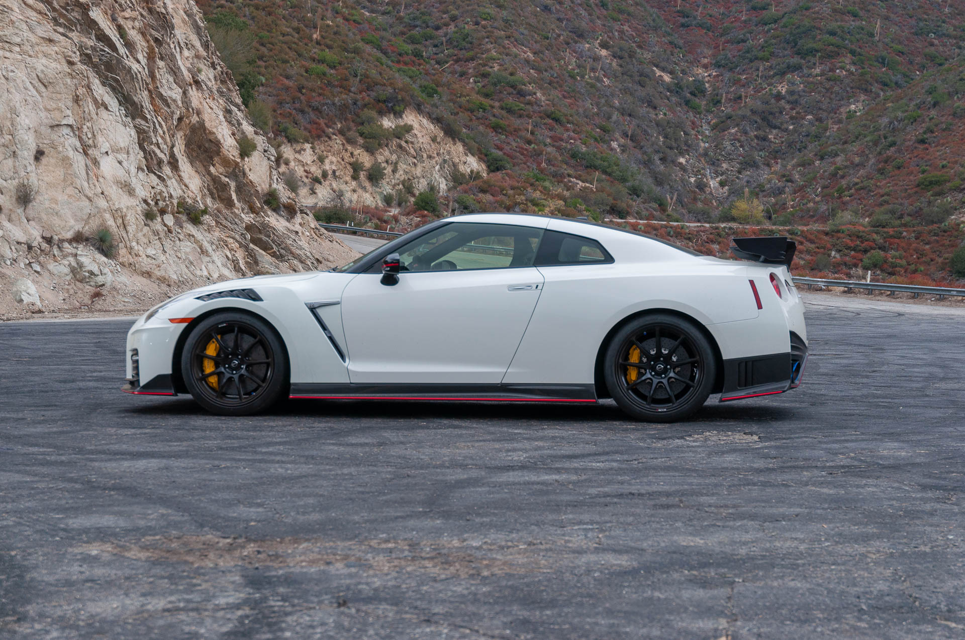 2020 Nissan GT-R NISMO Side Wallpapers (14)