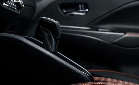 2020 Nissan Versa Central Console Wallpapers 450x275 (65)