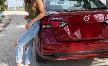 2020 Nissan Versa Detail Wallpapers 450x275 (73)