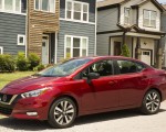 2020 Nissan Versa Front Three-Quarter Wallpapers 150x120 (18)