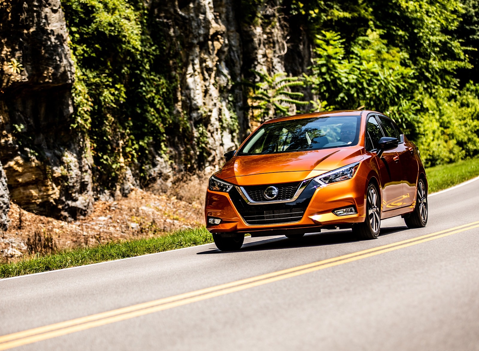 2020 Nissan Versa Front Wallpapers (1)
