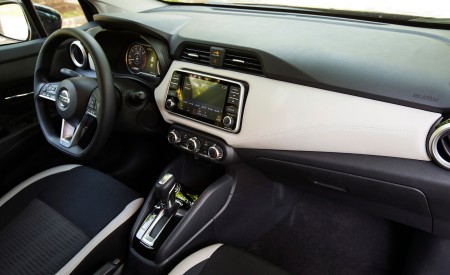 2020 Nissan Versa Interior Wallpapers 450x275 (43)
