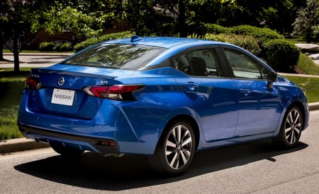 2020 Nissan Versa Rear Three-Quarter Wallpapers 450x275 (38)