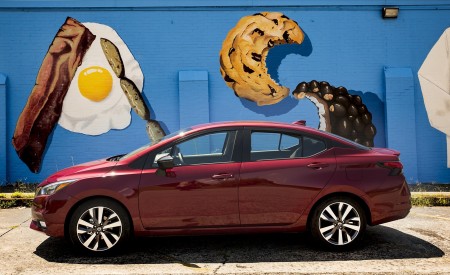2020 Nissan Versa Side Wallpapers 450x275 (14)