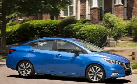 2020 Nissan Versa Side Wallpapers 450x275 (39)