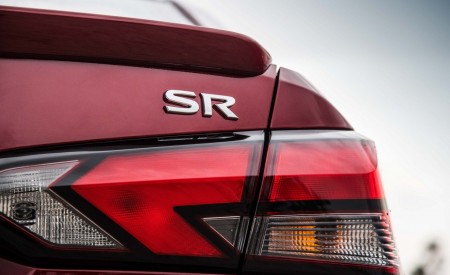 2020 Nissan Versa Tail Light Wallpapers 450x275 (54)