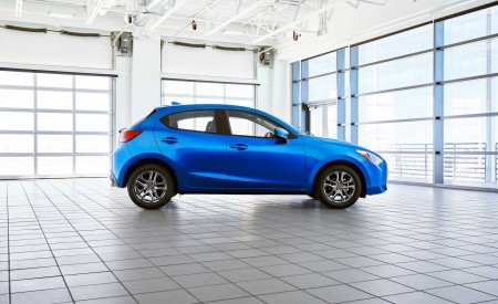 2020 Toyota Yaris Hatchback Side Wallpapers 450x275 (3)