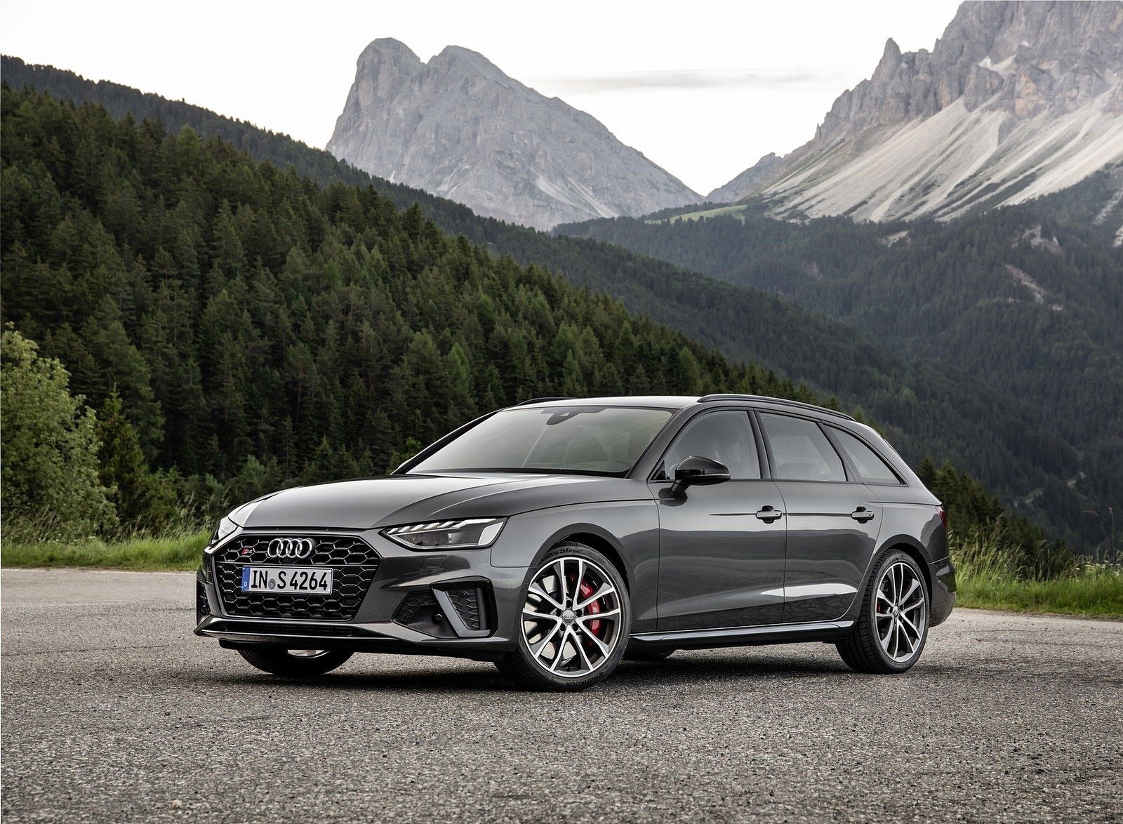 2019 Audi S4 Avant TDI (Color: Daytona Gray) Front Three-Quarter Wallpapers (7)