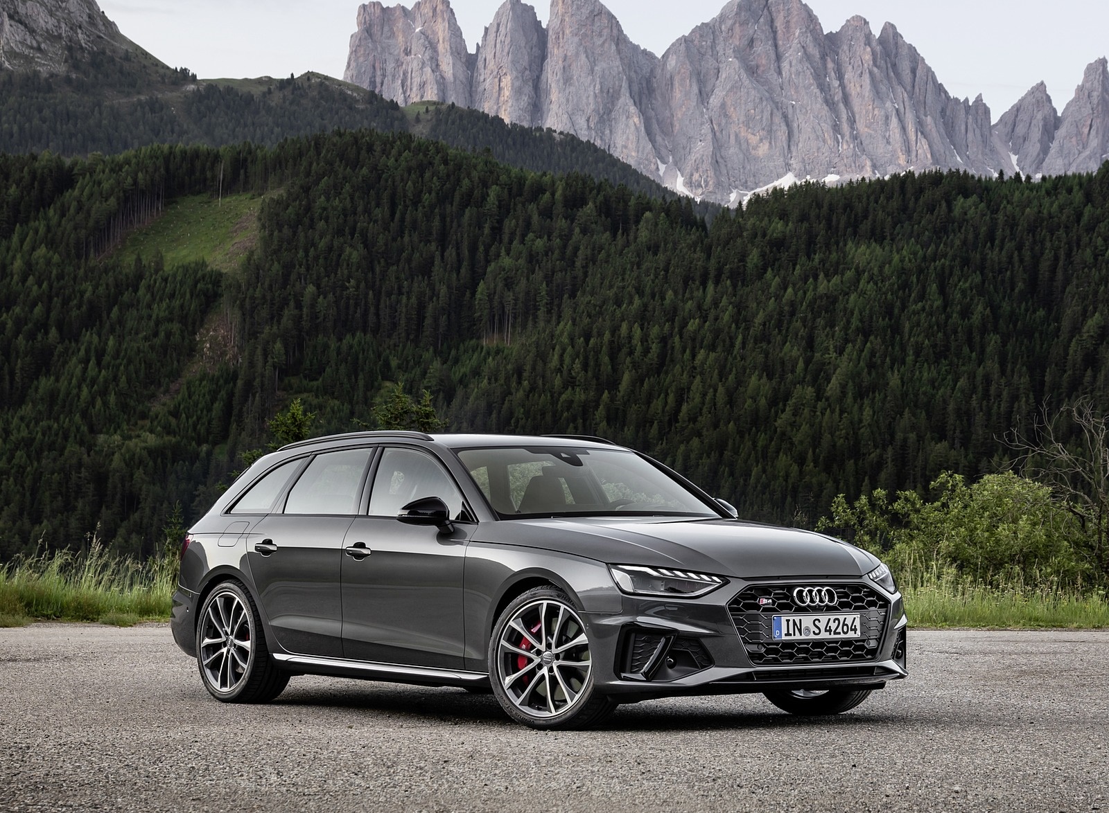 2019 Audi S4 Avant TDI (Color: Daytona Gray) Front Three-Quarter Wallpapers (8)