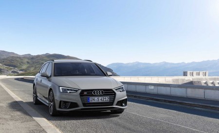 2019 Audi S4 Avant TDI (Color: Quantum Gray) Front Wallpapers 450x275 (26)