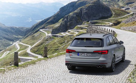 2019 Audi S4 Avant TDI (Color: Quantum Gray) Rear Three-Quarter Wallpapers 450x275 (28)
