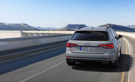 2019 Audi S4 Avant TDI (Color: Quantum Gray) Rear Wallpapers 450x275 (22)