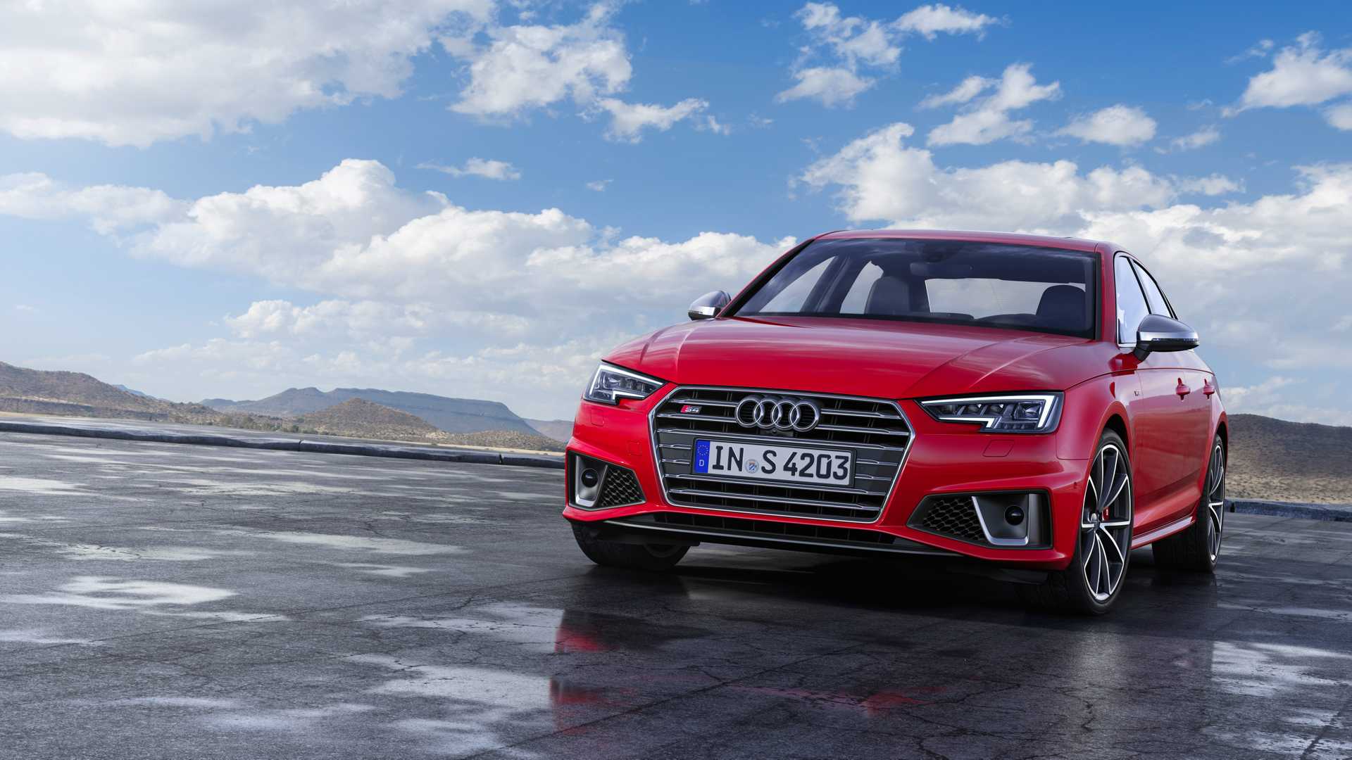 2019 Audi S4 Sedan TDI (Color: Misano Red) Front Wallpapers #30 of 39