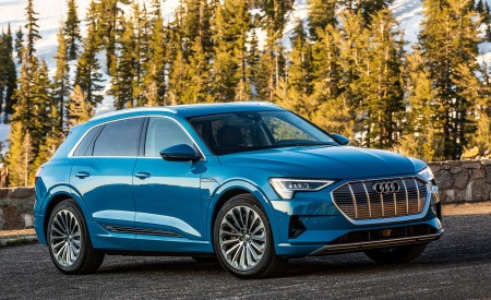 2019 Audi e-tron (US-Spec) Front Three-Quarter Wallpapers 450x275 (21)