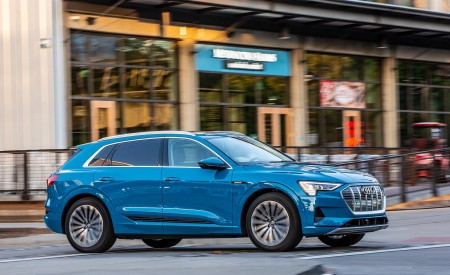 2019 Audi e-tron (US-Spec) Front Three-Quarter Wallpapers 450x275 (14)