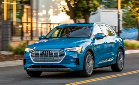2019 Audi e-tron (US-Spec) Front Three-Quarter Wallpapers 450x275 (9)