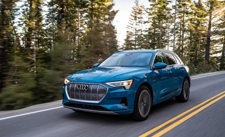 2019 Audi e-tron (US-Spec) Front Three-Quarter Wallpapers 450x275 (6)