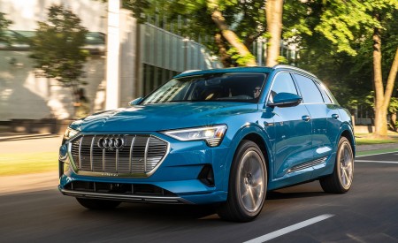2019 Audi e-tron (US-Spec) Front Three-Quarter Wallpapers 450x275 (11)
