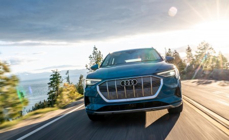 2019 Audi e-tron (US-Spec) Front Wallpapers 450x275 (4)
