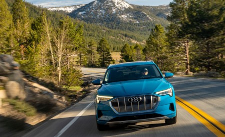 2019 Audi e-tron (US-Spec) Front Wallpapers 450x275 (8)