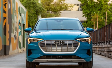2019 Audi e-tron (US-Spec) Front Wallpapers 450x275 (16)