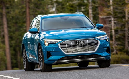 2019 Audi e-tron (US-Spec) Front Wallpapers 450x275 (12)