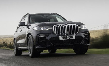 2019 BMW X7 30d (UK-Spec) Front Wallpapers 450x275 (67)