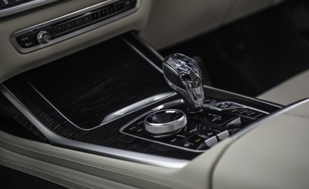 2019 BMW X7 30d (UK-Spec) Interior Detail Wallpapers 450x275 (102)