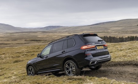 2019 BMW X7 30d (UK-Spec) Off-Road Wallpapers 450x275 (76)