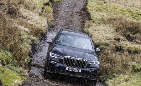 2019 BMW X7 M50d (UK-Spec) Off-Road Wallpapers 450x275 (32)