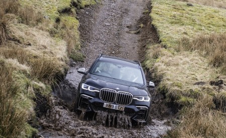 2019 BMW X7 M50d (UK-Spec) Off-Road Wallpapers 450x275 (31)