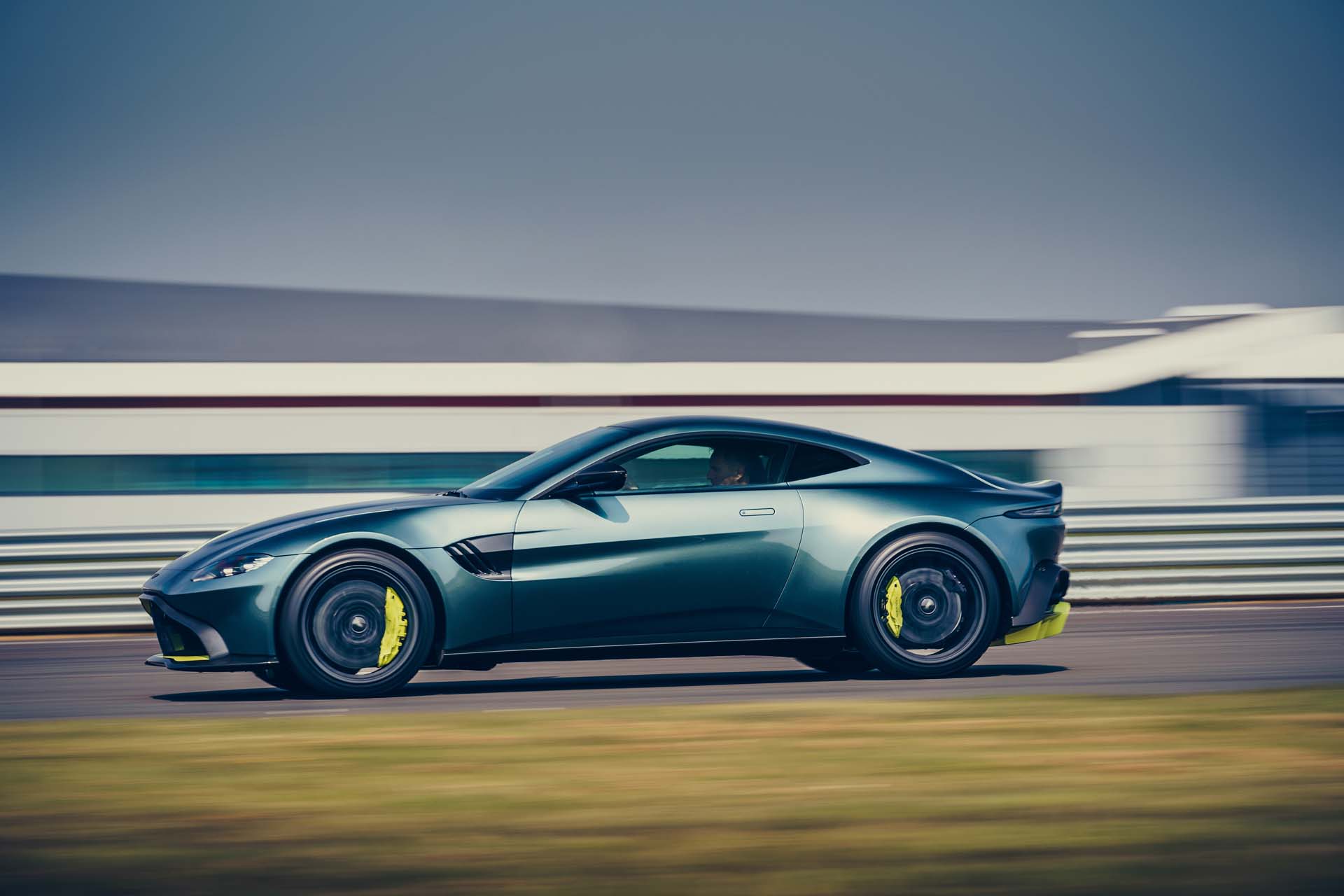 2020 Aston Martin Vantage AMR Side Wallpapers (4)