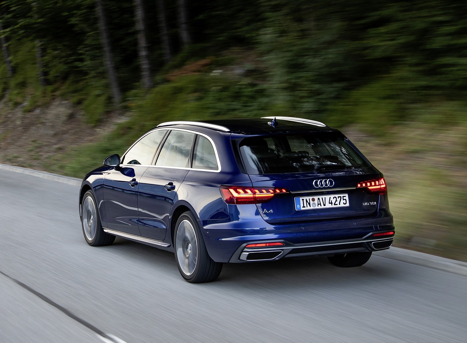 2020 Audi A4 Avant (Color: Navarra Blue) Rear Three-Quarter Wallpapers #35 of 61