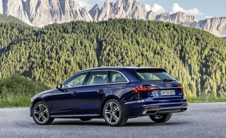 2020 Audi A4 Avant (Color: Navarra Blue) Rear Three-Quarter Wallpapers 450x275 (42)