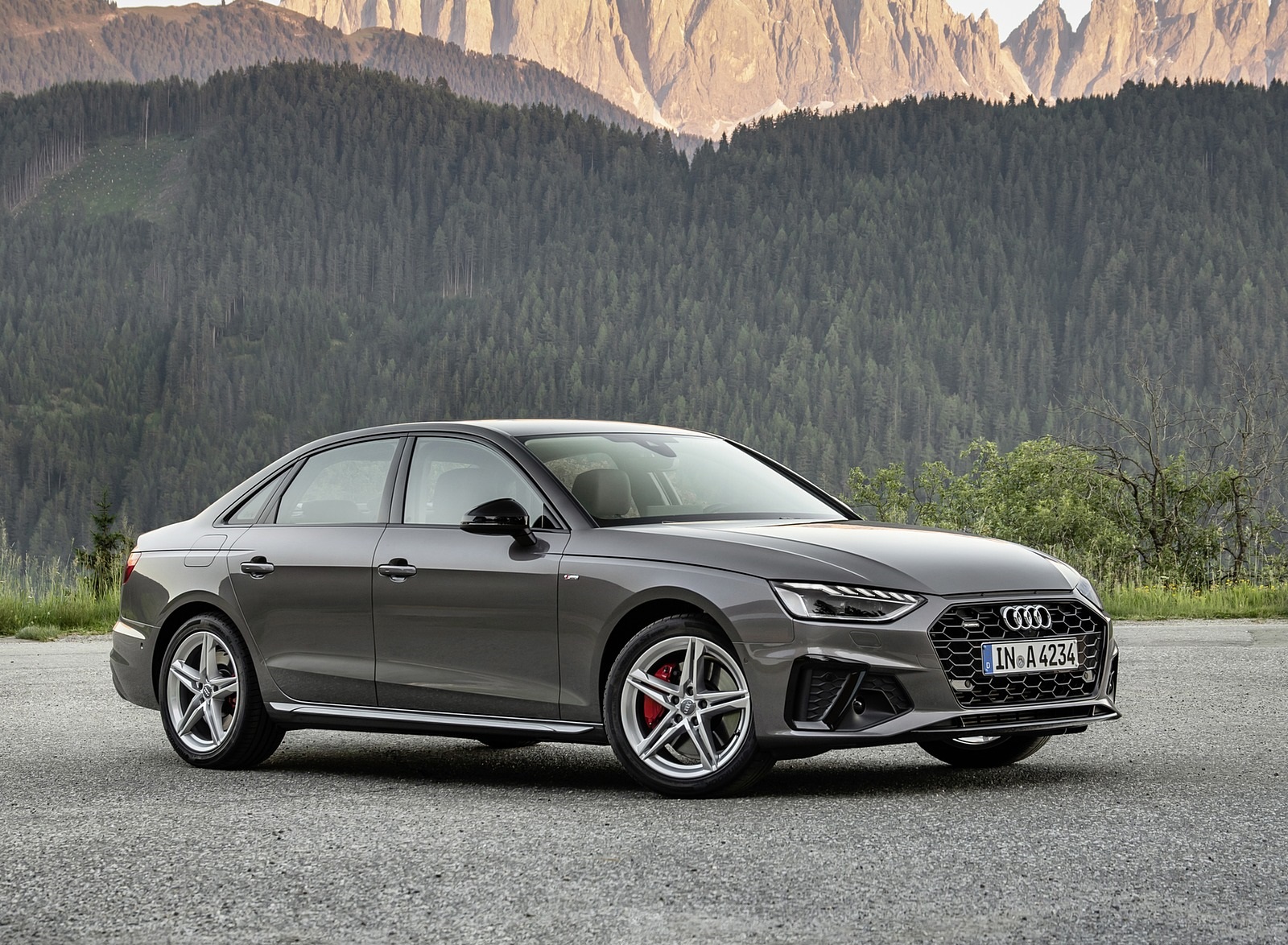 2020 Audi A4 (Color: Terra Gray) Front Three-Quarter Wallpapers (10)