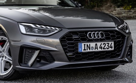 2020 Audi A4 (Color: Terra Gray) Front Wallpapers 450x275 (16)
