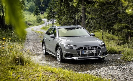 2020 Audi A4 allroad (Color: Quantum Gray) Front Three-Quarter Wallpapers 450x275 (10)