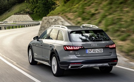 2020 Audi A4 allroad (Color: Quantum Gray) Rear Three-Quarter Wallpapers 450x275 (5)