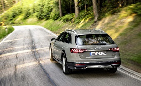 2020 Audi A4 allroad (Color: Quantum Gray) Rear Wallpapers 450x275 (7)