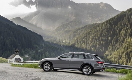 2020 Audi A4 allroad (Color: Quantum Gray) Side Wallpapers 450x275 (18)