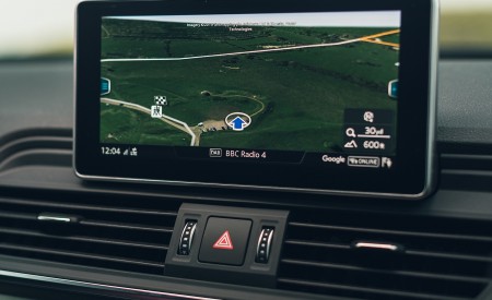 2020 Audi Q5 55 TFSI e Plug-In Hybrid Central Console Wallpapers 450x275 (149)