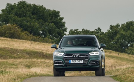 2020 Audi Q5 55 TFSI e Plug-In Hybrid Front Wallpapers 450x275 (99)