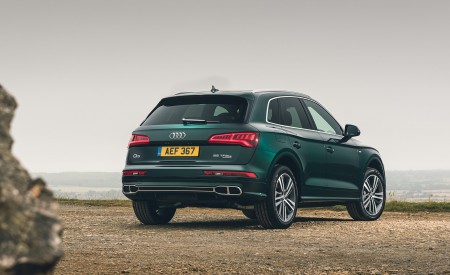 2020 Audi Q5 55 TFSI e Plug-In Hybrid Rear Three-Quarter Wallpapers 450x275 (101)