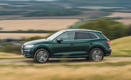 2020 Audi Q5 55 TFSI e Plug-In Hybrid Side Wallpapers 450x275 (93)