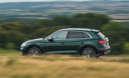 2020 Audi Q5 55 TFSI e Plug-In Hybrid Side Wallpapers 450x275 (96)
