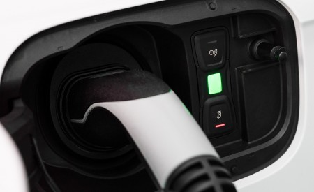 2020 Audi Q5 TFSI e Plug-In Hybrid Charging Port Wallpapers 450x275 (43)