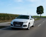 2020 Audi Q5 TFSI e Plug-In Hybrid (Color: Glacier White) Front Three-Quarter Wallpapers 150x120 (10)