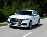 2020 Audi Q5 TFSI e Plug-In Hybrid (Color: Glacier White) Front Three-Quarter Wallpapers 150x120 (3)