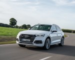 2020 Audi Q5 TFSI e Plug-In Hybrid (Color: Glacier White) Front Three-Quarter Wallpapers 150x120 (12)