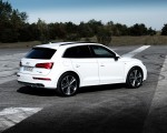 2020 Audi Q5 TFSI e Plug-In Hybrid (Color: Glacier White) Rear Three-Quarter Wallpapers 150x120 (36)